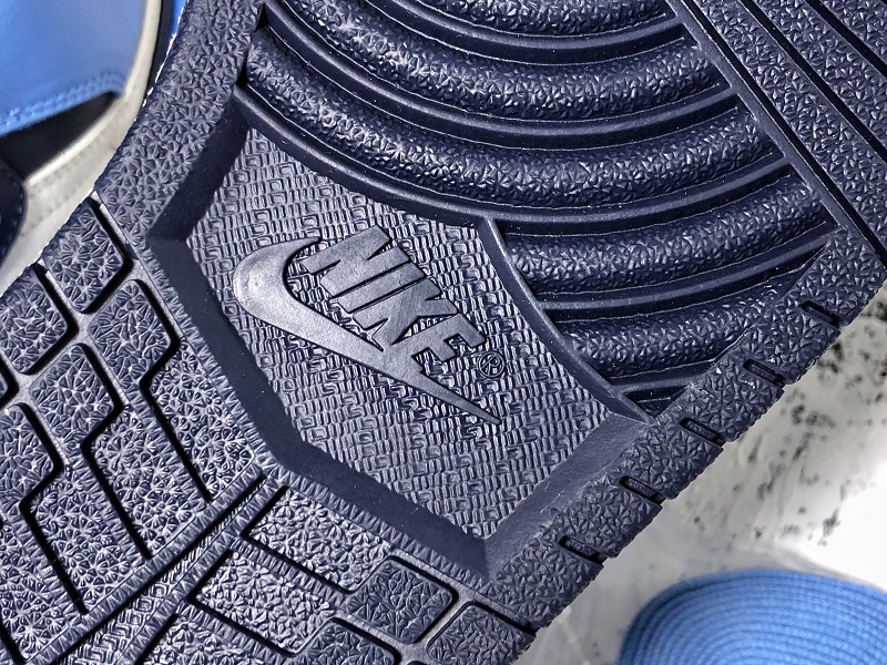 Air Jordan 1 High OG AJ1 Obsidian